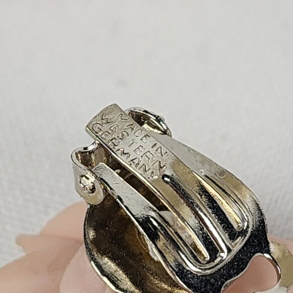 Vintage Western Germany Pink Celluloid Floral Clip On Earrings - Picture 4 of 5